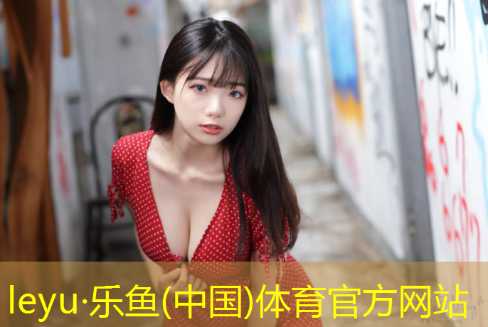 塑胶跑道有水能施工吗_